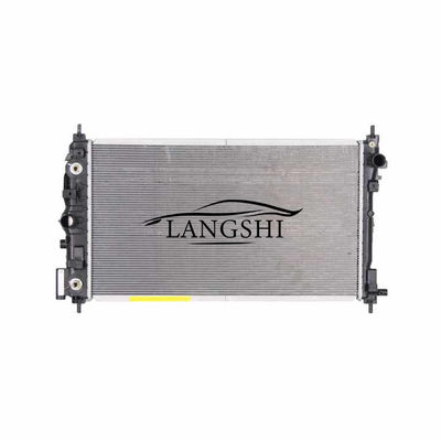 अच्छी कीमत 2013-2017 कैडिलैक XTS 3.6 ऑटो स्पेयर पार्ट्स डिजाइन के साथ एल्यूमीनियम रेडिएटर वाटर टैंक ऑनलाइन